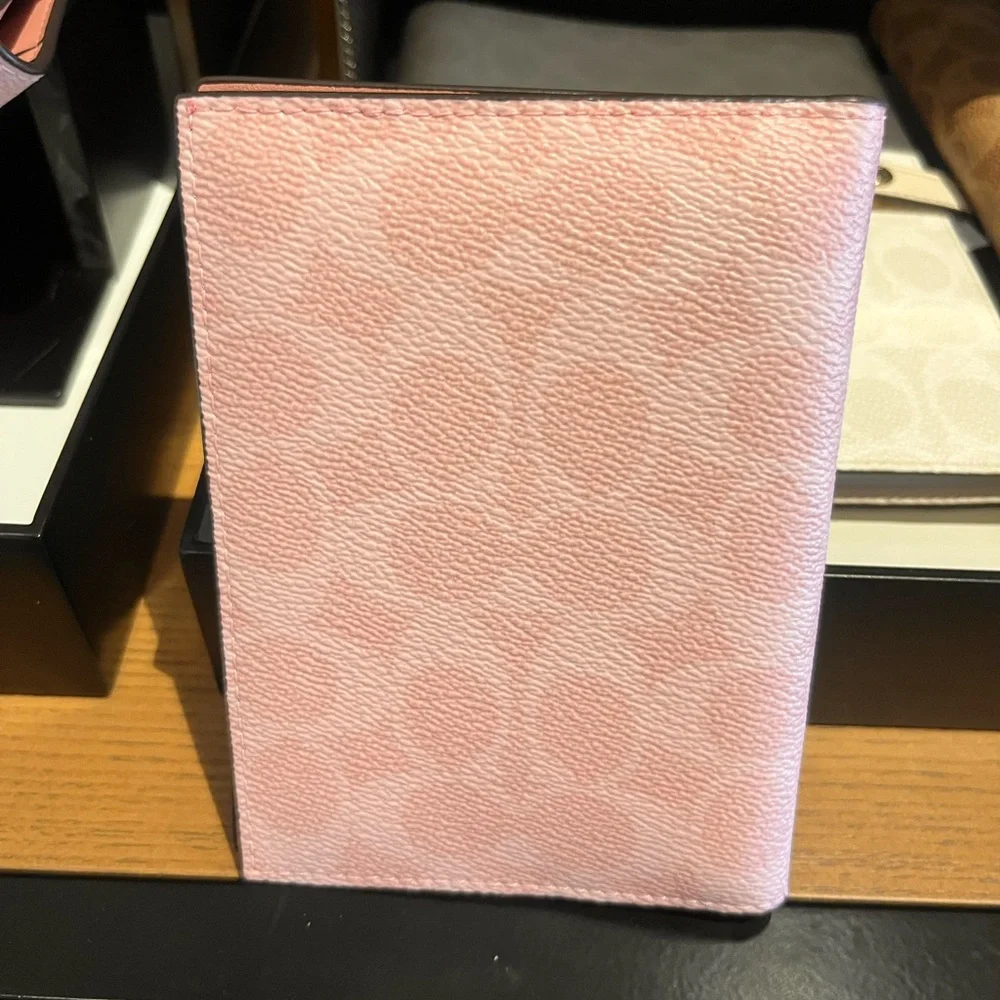New Coach Passport Card Case In Signature Canvas CW170 - Picture 3 of 4